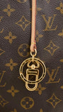 Women's Pre-Loved Louis Vuitton Artsy Monogram Bag