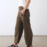 SeeLuNa Women Barrel Travel Pants Elastic Waistband Tapered Leg Baggy Mid Rise Work Trousers Lounge Pant with Pockets(Coffee,M)
