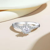 Oseew 1 CT Moissanite Egagement Rings for Women Personalized Customizable 18k Gold Flower Shape Wedding Rings Round Cut Moissanite Brilliant D Color VVS1 Love Gift Size 4-15