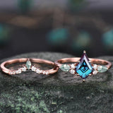 Gold Alexandrite ring set Kite Cut Promise Ring Set Alexandrite rings for women Vintage Wedding Ring Set For Wife/Womens