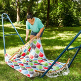 Sunnydaze Outdoor Hammock with Spreader Bar - 450-Pound Capacity Curved Spreader Bar Hammock - Multicolor Quatrefoil